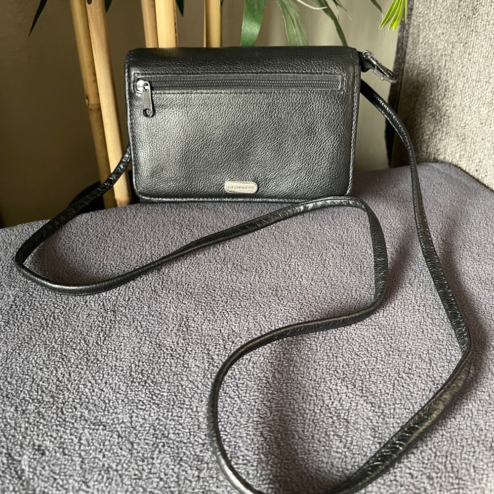 Liz Claiborne Mini crossbody wallet